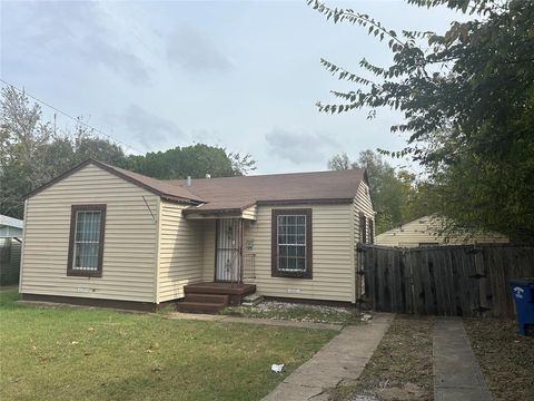 Photo of 2348 Village Way, Dallas, TX 75216 (MLS # 21096047) Photo of 2348 Village Way, Dallas, TX 75216 (MLS # 21096047)