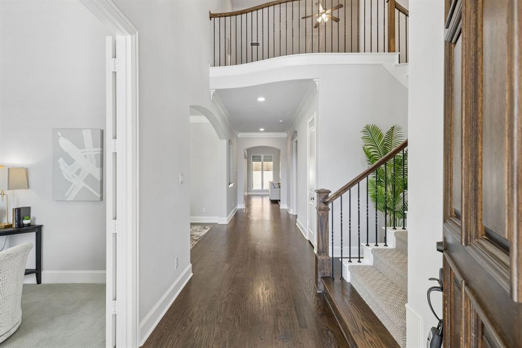2111 Longmont Lane