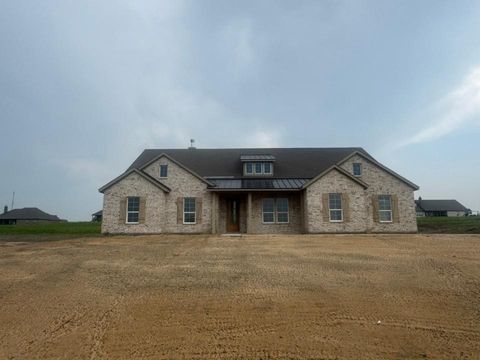 Photo of 709 Water Side Drive, Van Alstyne, TX 75495 (MLS # 21259011)