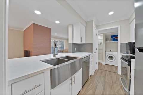 5904 Sandhurst Lane 145 Dallas TX 75206