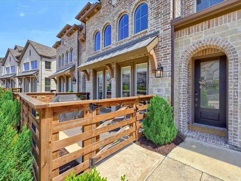 421 Blue Creek Cove