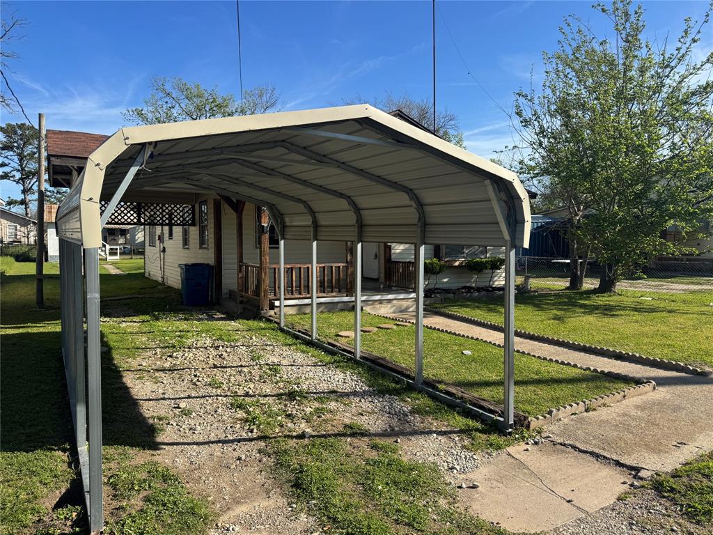 809 E Palestine Street