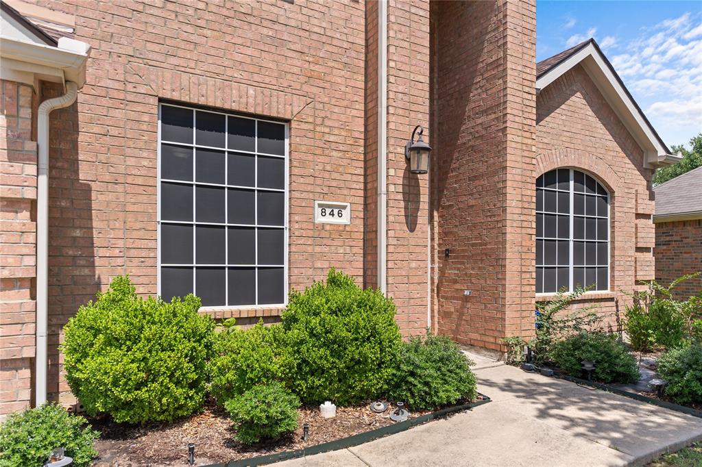 846 Applecross Court