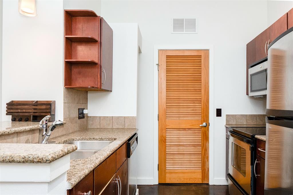 Texas & Pacific Lofts Condo - Residential