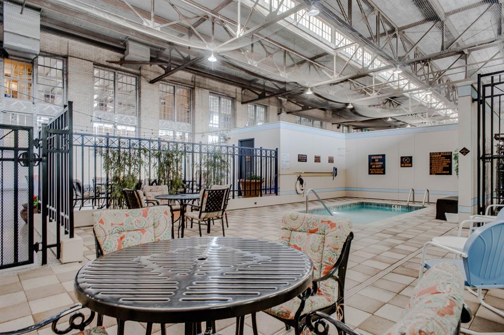 Texas & Pacific Lofts Condo - Residential
