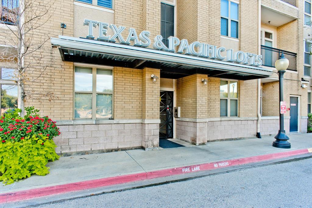 Texas & Pacific Lofts Condo - Residential