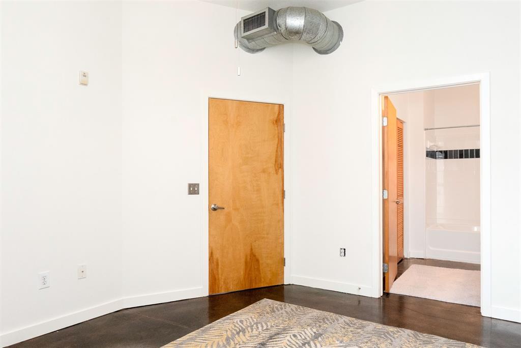 Texas & Pacific Lofts Condo - Residential