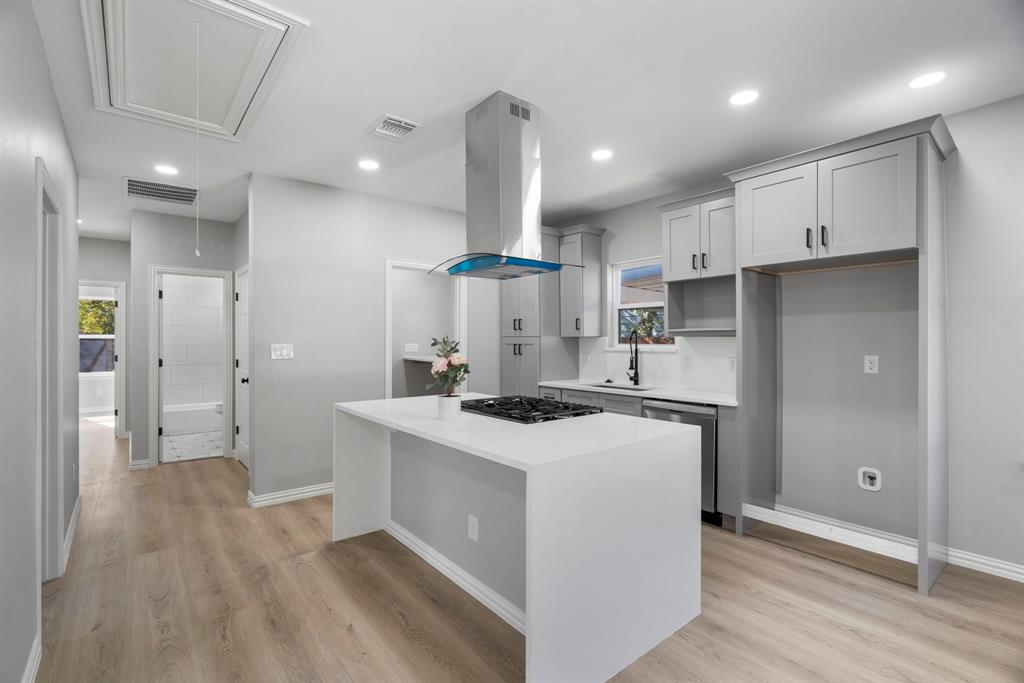 1123 Cornelia Street