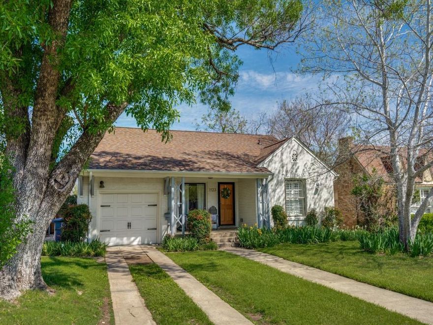 Welcome to this charming oasis nestled within the vibrant Elmwood neighborhood. This cozy 2 bedroom, 1 bath home boasts open spaces and architectural details in a nod to yesteryear. Step inside and be greeted by a light-filled living room, spacious dining room and well appointed kitchen connected to a delightful sunroom - perfect for enjoying the warm Texan sun year-round. This is an unbeatable location where neighbors delight in building community. Start your day at one of the coffee shops in Downtown Elmwood, take your dog to Elmwoof for a run, then grab a craft brew at nearby Tyler Station before hopping on the light rail which connects you to all that Dallas has to offer. Wynnewood Village offers a plethora of conveniences for shopping and fitness, including a new Target slated to open this year. 
Don't miss your chance to own this enchanting residence in one of North Oak Cliff's best neighborhoods. Schedule a showing today and experience the best of urban living at its finest!