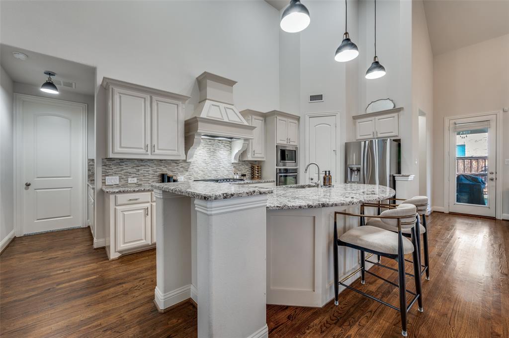 8229 Lindsay Gardens