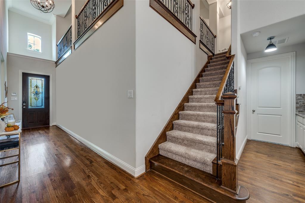 8229 Lindsay Gardens