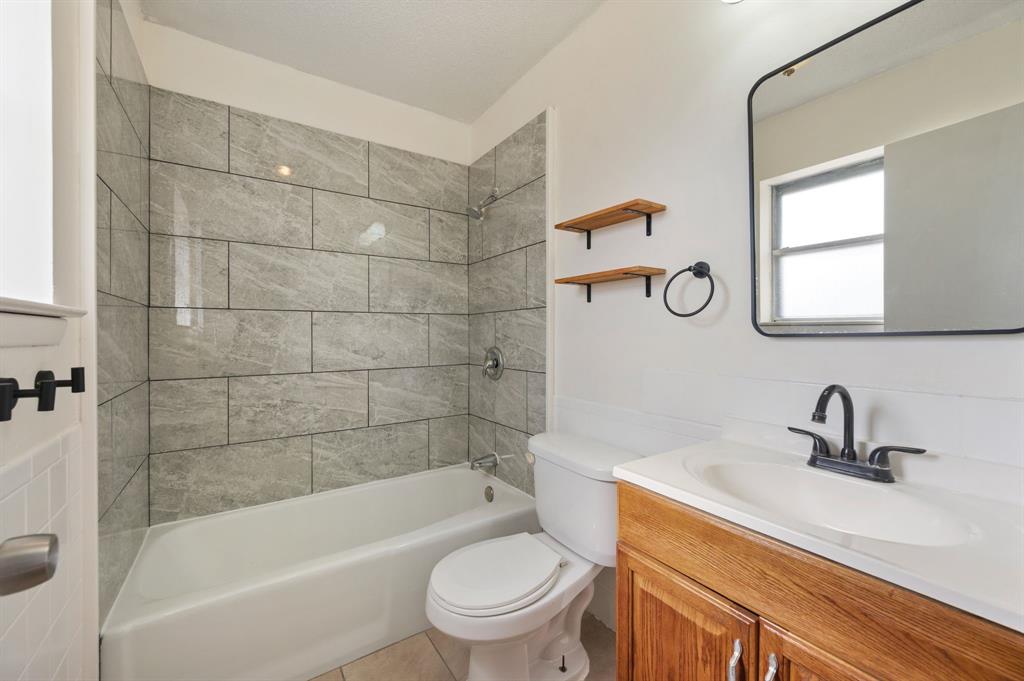 Bell Manor - Residential