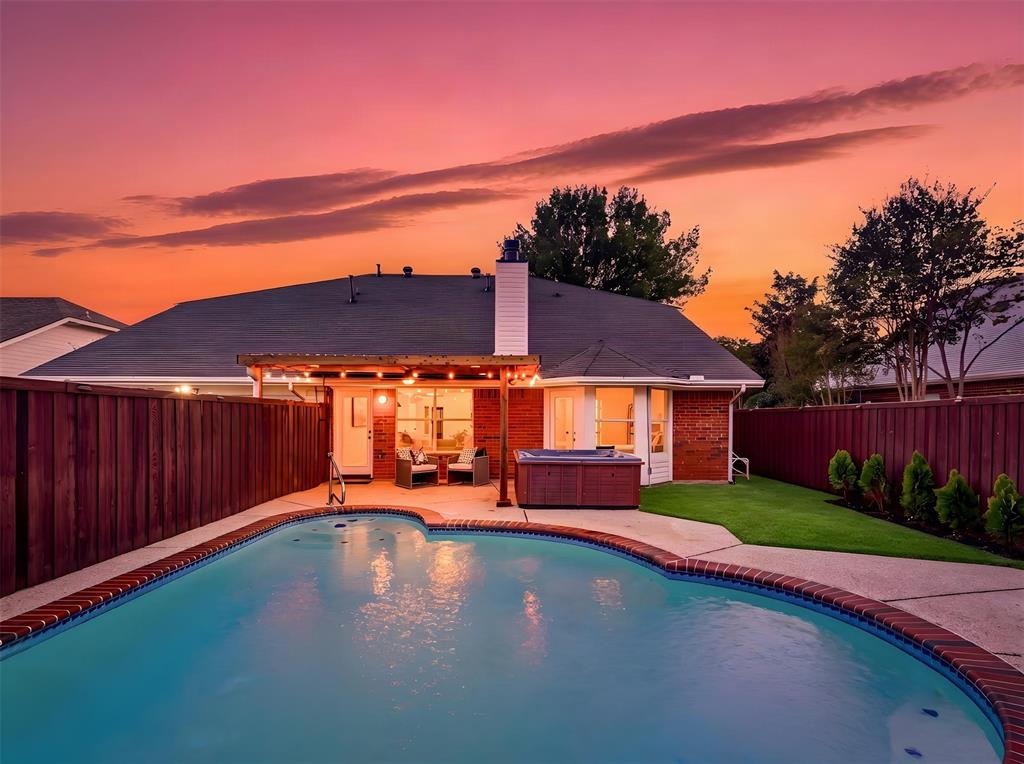 723 Hollow Ridge Drive