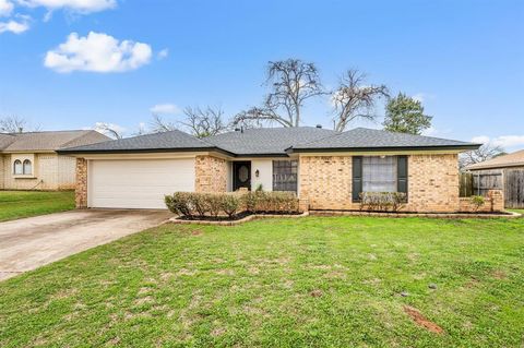 1720 Schumac Lane Bedford TX 76022