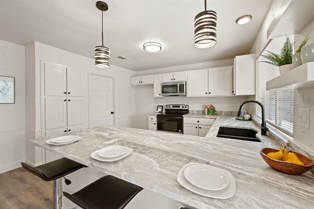 Bell Manor West - Residential