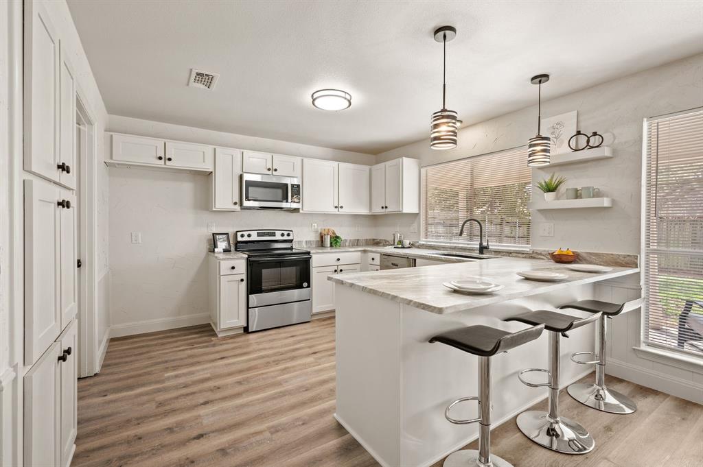 Bell Manor West - Residential