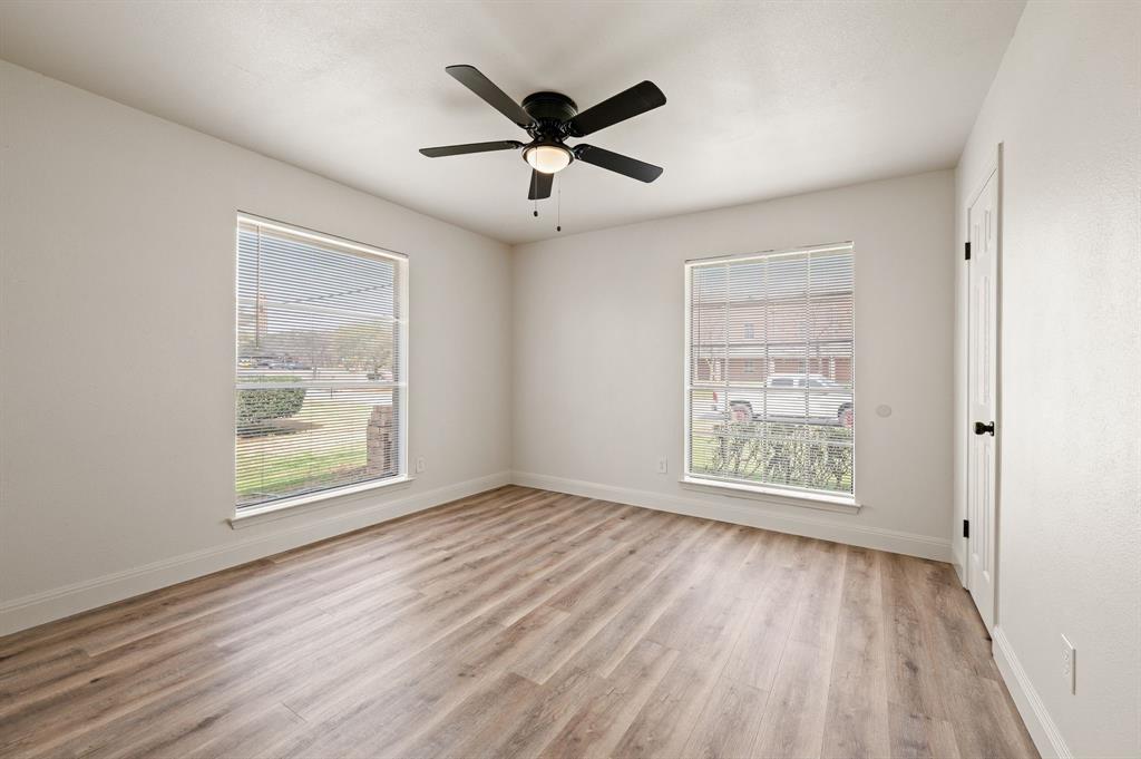 Bell Manor West - Residential