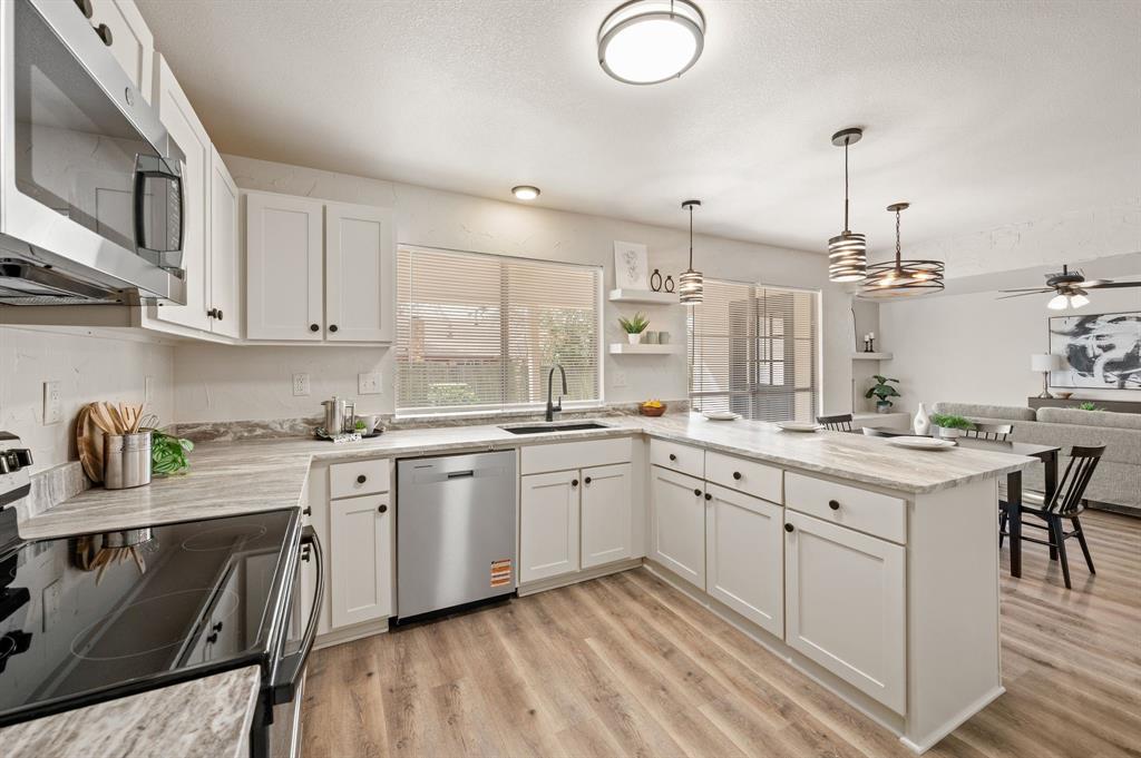 Bell Manor West - Residential