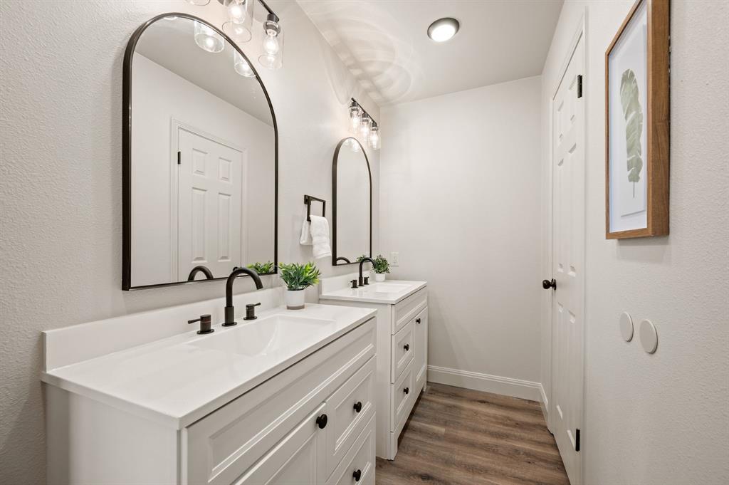 Bell Manor West - Residential