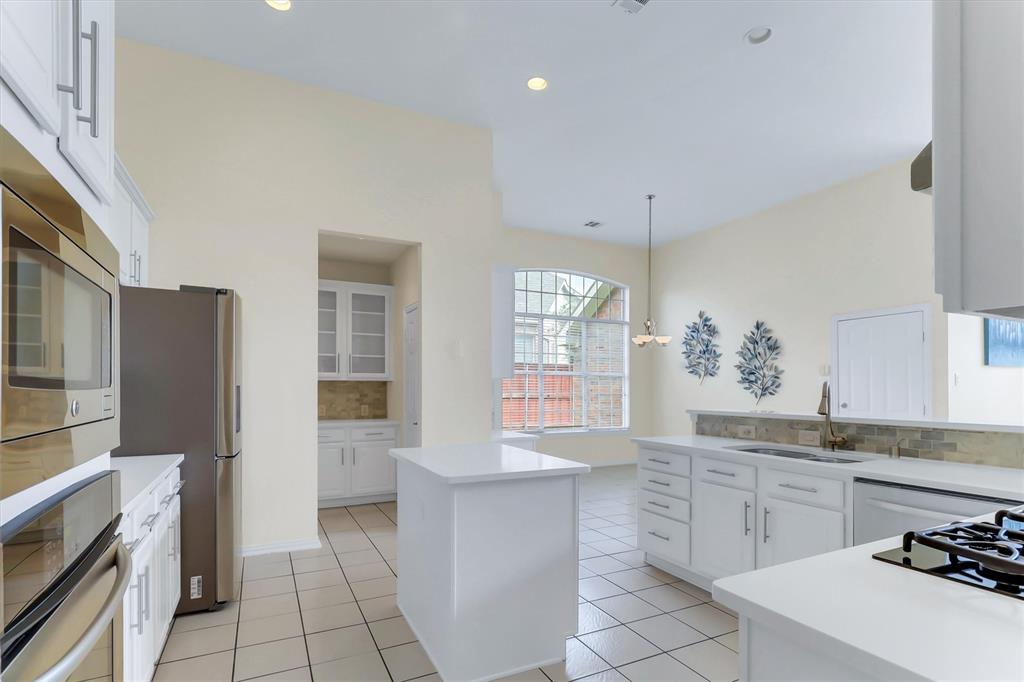 3616 Mackenzie Lane
