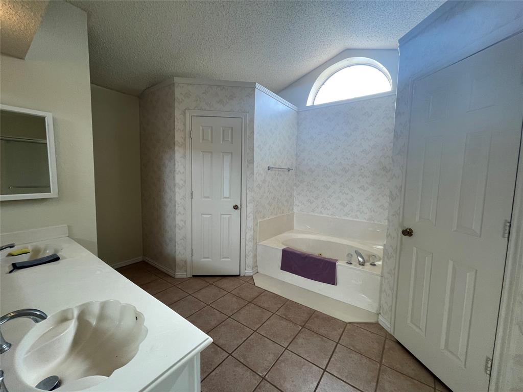 Camelot 17 - Residential Lease