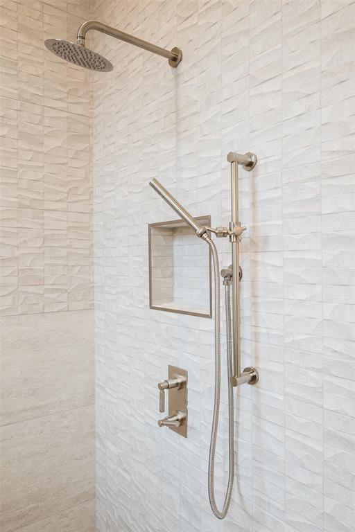 A G Mcadams - Residential Lease