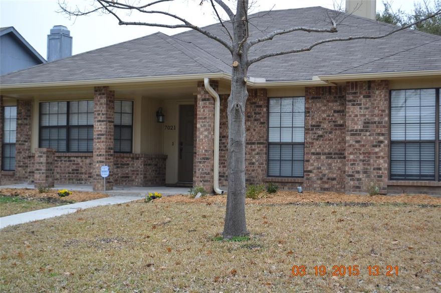 Beautifully updated three bedroom two bath home, two tone paint, ceiling fans in most rooms, granite counter and porcelain tile flooring in kitchen and baths, stainless steel appliances including refrigerator, nook offers a window seat and opening to family room, wood plank vinyl flooring throughout (no carpet),  two car attached garage, nice size fenced yard with large covered patio and shade tree