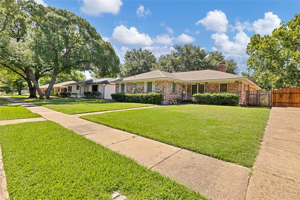 114 W Woodbury Drive
