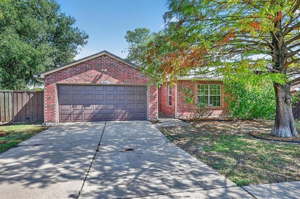 1005 LAKE TRAIL DR, LITTLE ELM, TX 75068 - Image 01ac7d051444a7869e9f1e7d503d8342/4167556507