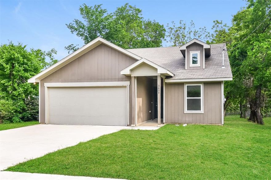 3 bedroom, 2 bathroom home with open concept floor plan. The kitchen boasts a huge island with updated countertops, stainless steel appliances and a pantry. The primary bedroom offers an ensuite bath and walk in closet. Attached 2 car garage makes for easy and convenient parking. Schedule your showing today.