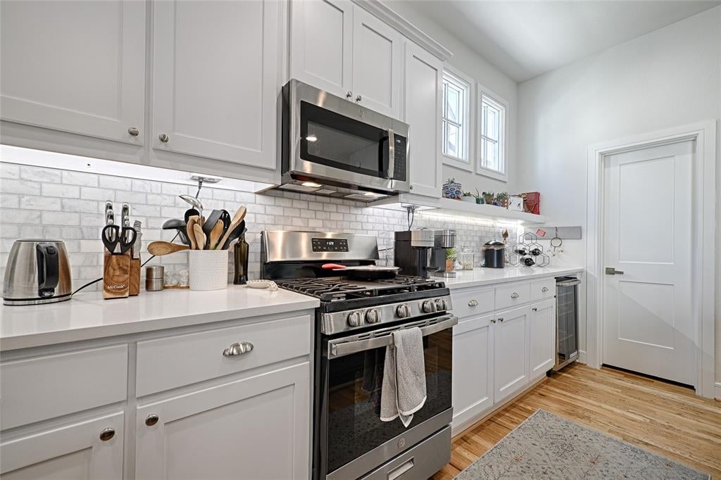 5065 Gaston Avenue 102