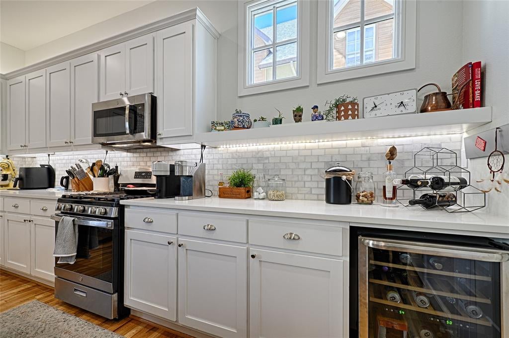 5065 Gaston Avenue 102