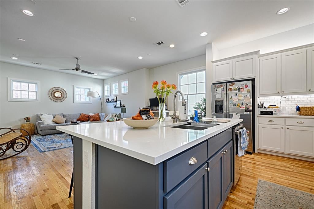 5065 Gaston Avenue 102