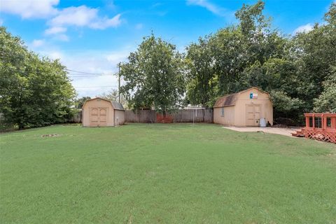 A home in Crowley