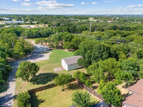 Photo of 1712 Madison Street, Weatherford, TX 76086 (MLS # 21173782)