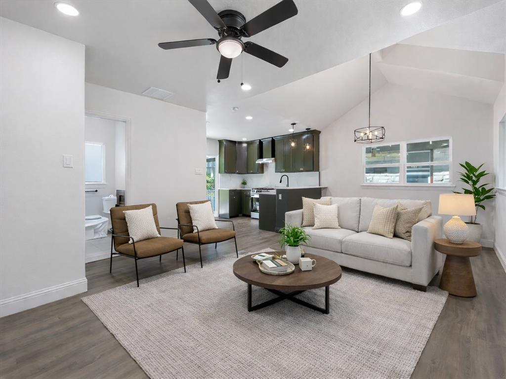 1918 Elmwood Boulevard