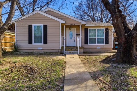 1809 Maple Street Grand Prairie TX 75050