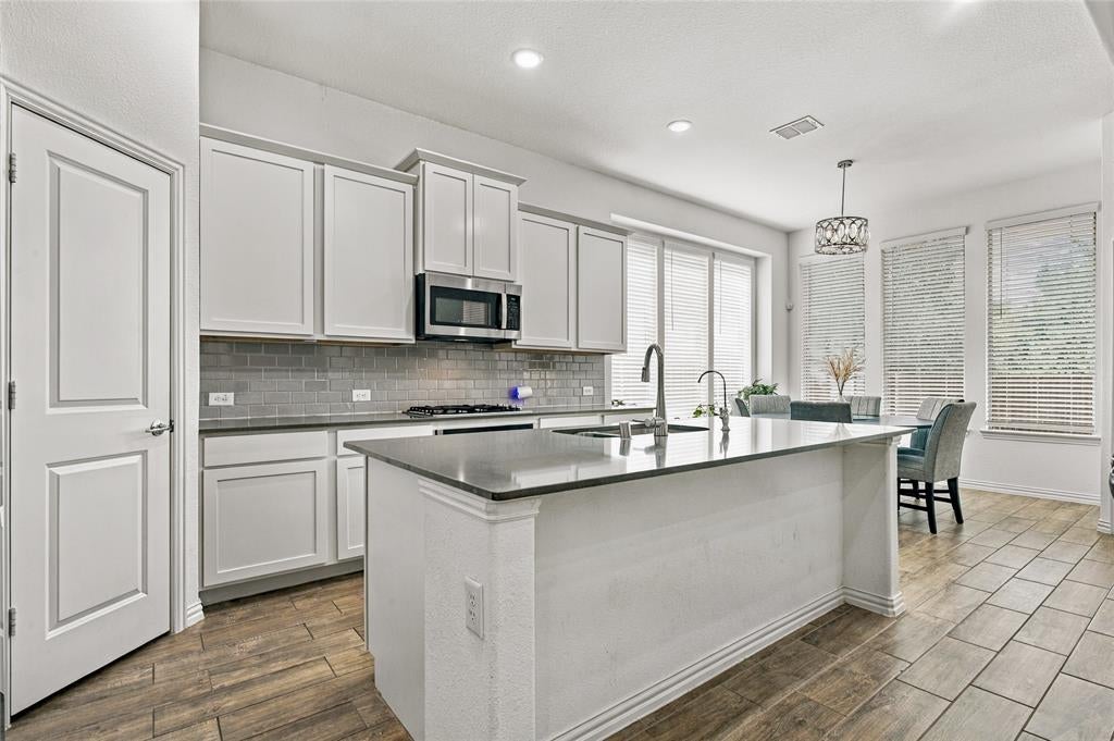 8709 Red Fox Trail