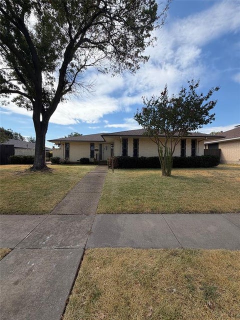 Photo of 1410 Lexington Drive, Garland, TX 75041 (MLS # 21403914)