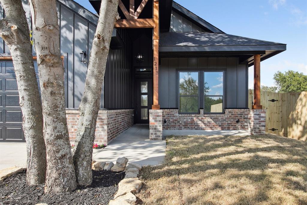 1213 E Butler Street