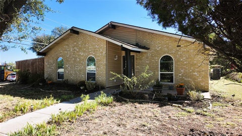 Property photo of 900 Overdowns Drive, Plano, TX 75023
