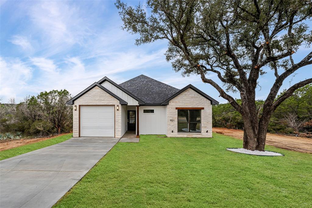 921 Thicket Trail