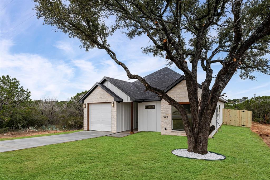 921 Thicket Trail