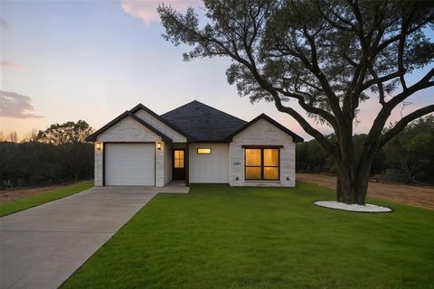 921 Thicket Trail Granbury TX 76048