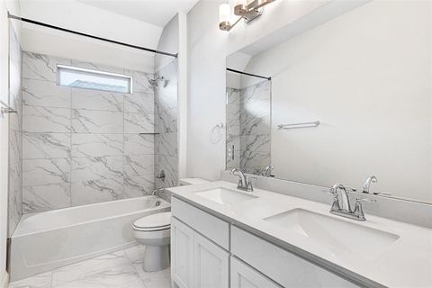 Tiny photo for 468 Caitlyn Way, Fairview, TX 75069 (MLS # 21060598)