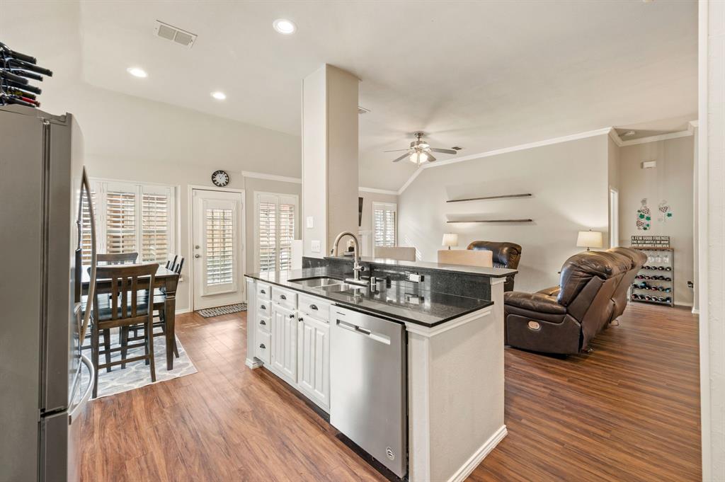 Oakwood Estates Lewisville - Residential