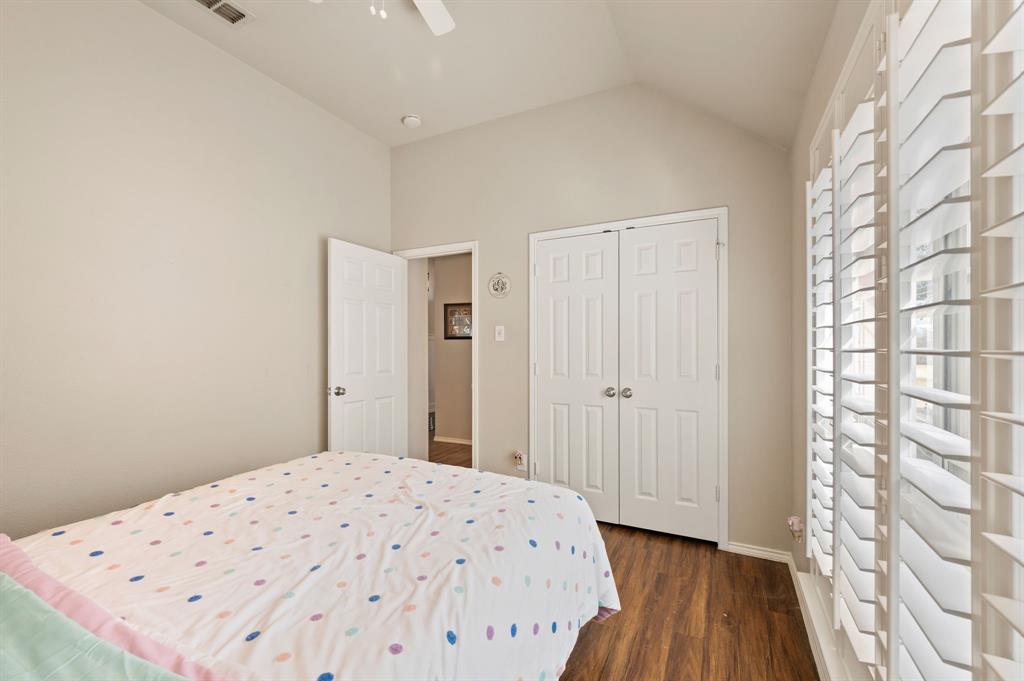 Oakwood Estates Lewisville - Residential