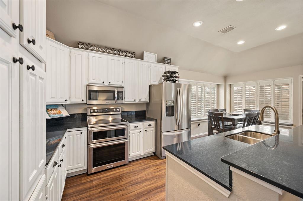 Oakwood Estates Lewisville - Residential