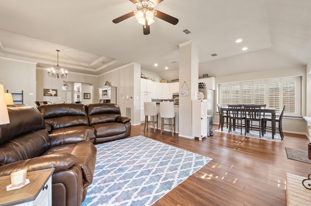 Oakwood Estates Lewisville - Residential