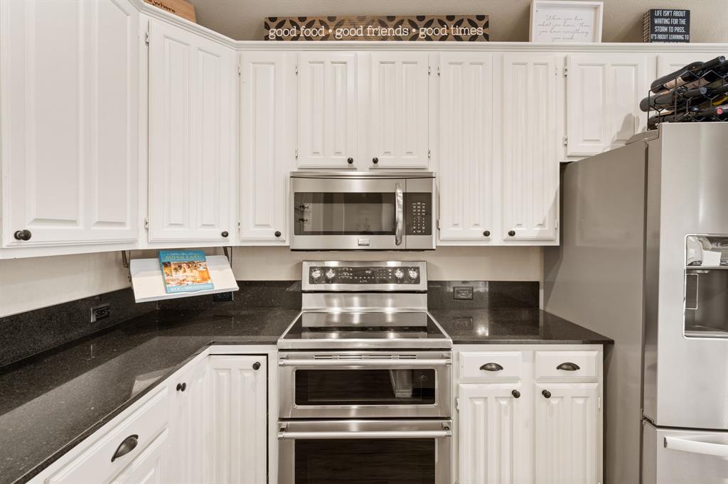 Oakwood Estates Lewisville - Residential